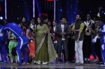 Farhan Akhtar, Geeta Kapoor, Riteish Deshmukh on the sets of India_s Dancing Superstars in Filmcity, Mumbai on 24th June 2013 (42).JPG